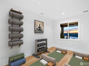 1642 205th Place NE, Sammamish WA 98074