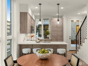 116 D 2nd Street S, Kirkland WA 98033