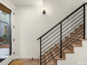 116 D 2nd Street S, Kirkland WA 98033