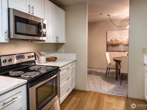 200 99th Avenue NE 16, Bellevue WA 98004