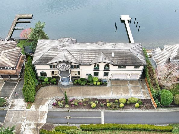 2837 E Lake Sammamish Parkway NE, Sammamish WA 98074