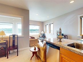 2837 E Lake Sammamish Parkway NE, Sammamish WA 98074