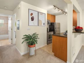 3636 Evanston Avenue N 12, Seattle WA 98103
