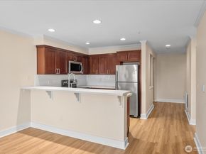 1417 Queen Anne Avenue N 313, Seattle WA 98109