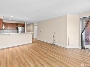 1417 Queen Anne Avenue N 313, Seattle WA 98109