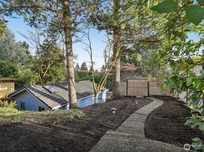 10219 15th Avenue NE, Seattle WA 98125