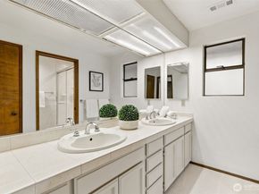 21845 NE 30th Place, Sammamish WA 98074