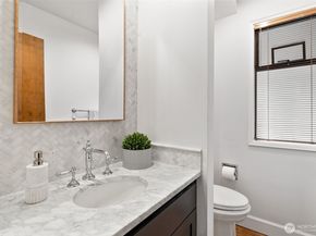 21845 NE 30th Place, Sammamish WA 98074