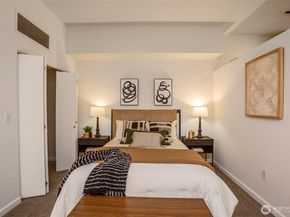 17 W Mercer Street 218, Seattle WA 98119