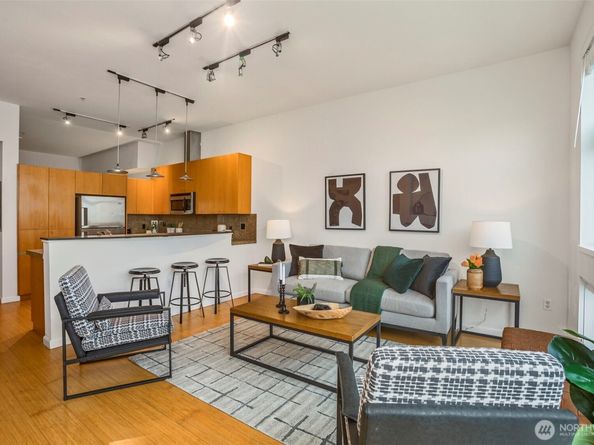 17 W Mercer Street 218, Seattle WA 98119