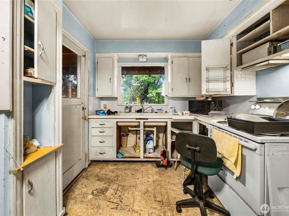 2608 Stevens Drive, Bremerton WA 98312