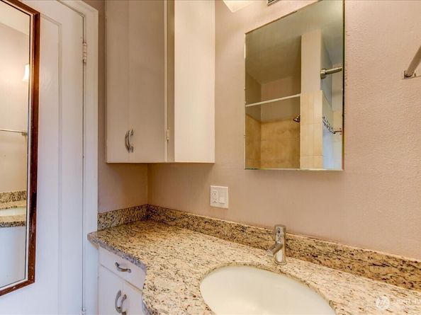 15214 149th Avenue SE, Renton WA 98058