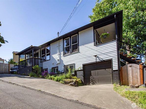 13027 40th Avenue S, Tukwila WA 98168