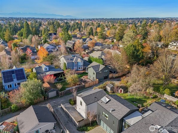 8605 5th Avenue NE B, Seattle WA 98115