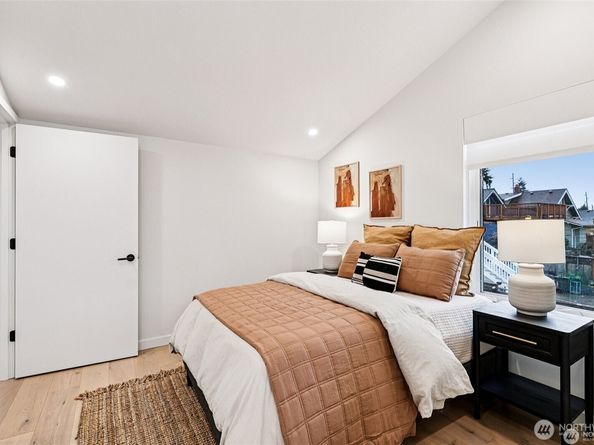 8605 5th Avenue NE B, Seattle WA 98115