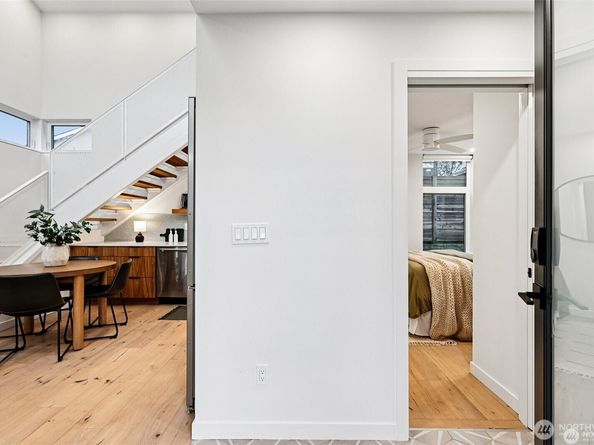 8605 5th Avenue NE B, Seattle WA 98115