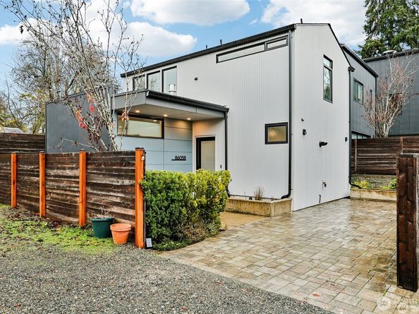 8605 5th Avenue NE B, Seattle WA 98115