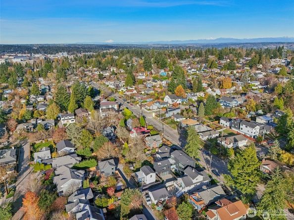 8605 5th Avenue NE B, Seattle WA 98115