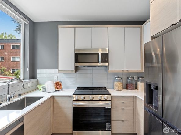 2525 29th Avenue S E, Seattle WA 98144