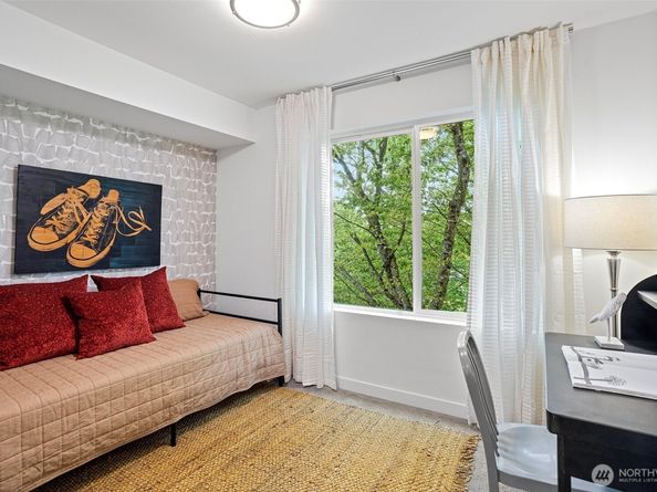 2525 29th Avenue S E, Seattle WA 98144