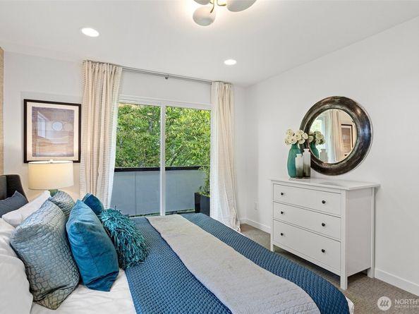 2525 29th Avenue S E, Seattle WA 98144