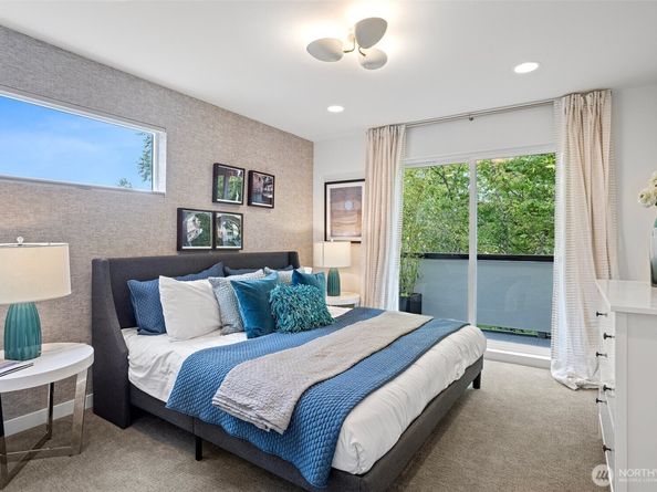 2525 29th Avenue S E, Seattle WA 98144