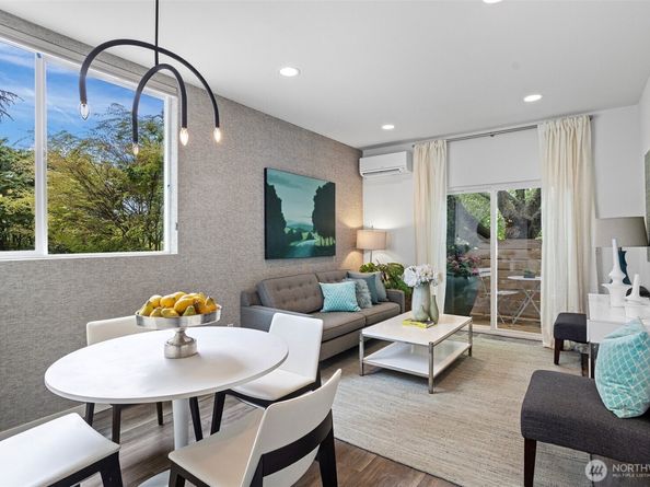 2525 29th Avenue S E, Seattle WA 98144