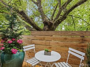 2525 29th Avenue S E, Seattle WA 98144