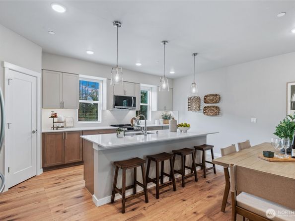 14424 Madison Way E2, Lynnwood WA 98087