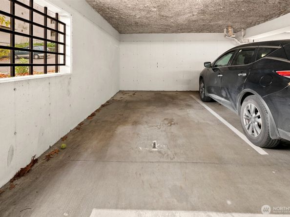 7323 Sand Point Way NE 103, Seattle WA 98115