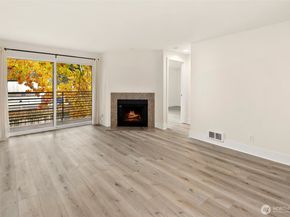 7323 Sand Point Way NE 103, Seattle WA 98115