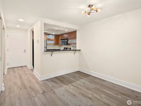 7323 Sand Point Way NE 103, Seattle WA 98115