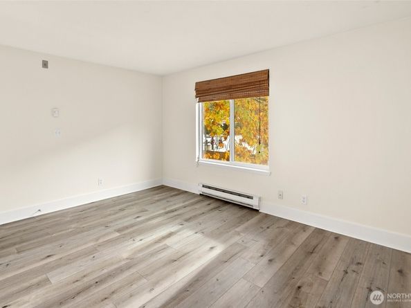 7323 Sand Point Way NE 103, Seattle WA 98115