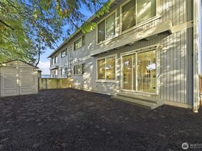 9105 1st Pl NE 1, Lake Stevens WA 98258