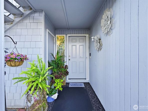 9105 1st Pl NE 1, Lake Stevens WA 98258