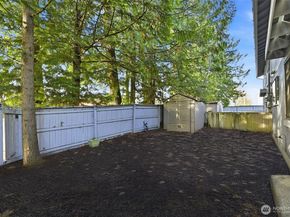 9105 1st Pl NE 1, Lake Stevens WA 98258