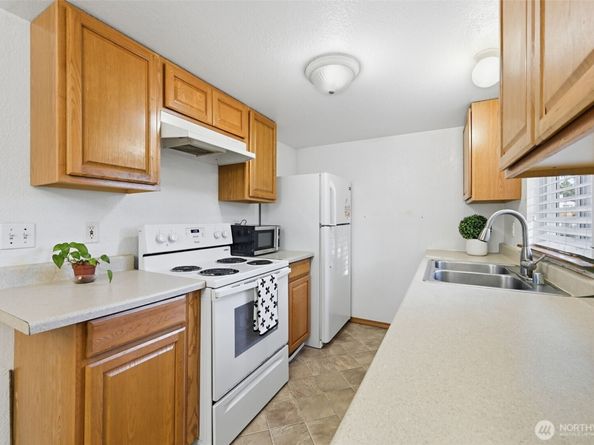 9105 1st Pl NE 1, Lake Stevens WA 98258