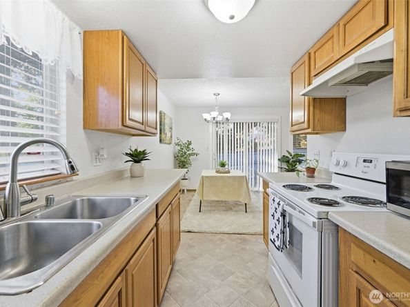 9105 1st Pl NE 1, Lake Stevens WA 98258