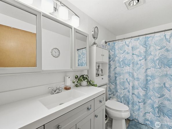 9105 1st Pl NE 1, Lake Stevens WA 98258