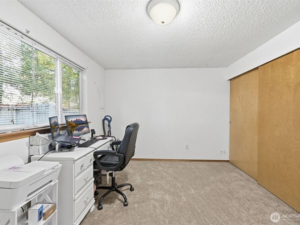 9105 1st Pl NE 1, Lake Stevens WA 98258