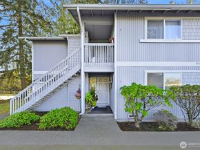 9105 1st Pl NE 1, Lake Stevens WA 98258
