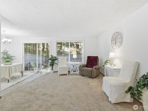 9105 1st Pl NE 1, Lake Stevens WA 98258