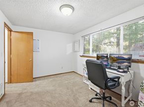 9105 1st Pl NE 1, Lake Stevens WA 98258