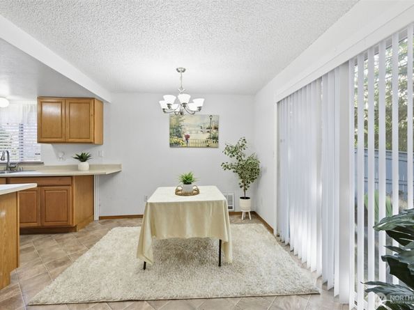 9105 1st Pl NE 1, Lake Stevens WA 98258