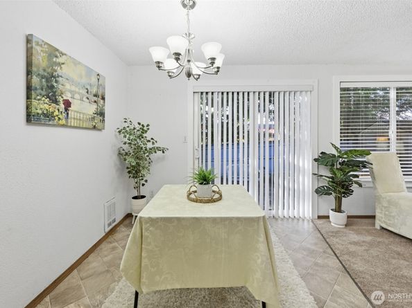 9105 1st Pl NE 1, Lake Stevens WA 98258