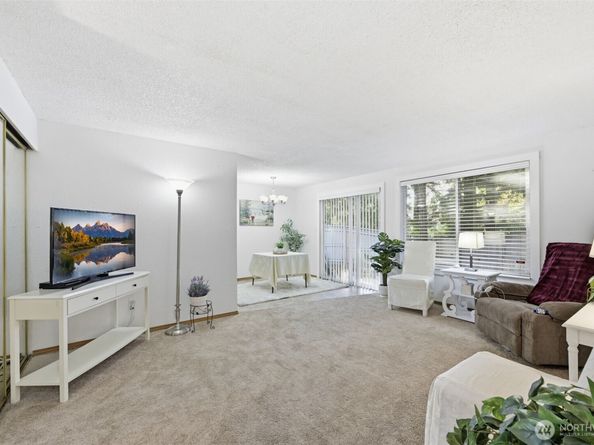 9105 1st Pl NE 1, Lake Stevens WA 98258