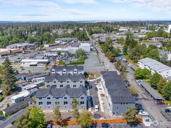 15726 40TH Avenue W D1, Lynnwood WA 98087
