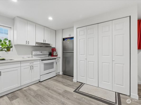 818 SW 120th Street, Seattle WA 98146