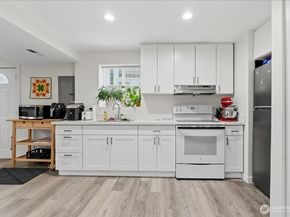 818 SW 120th Street, Seattle WA 98146