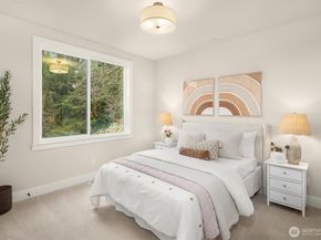 7271 152nd Avenue NE, Redmond WA 98052